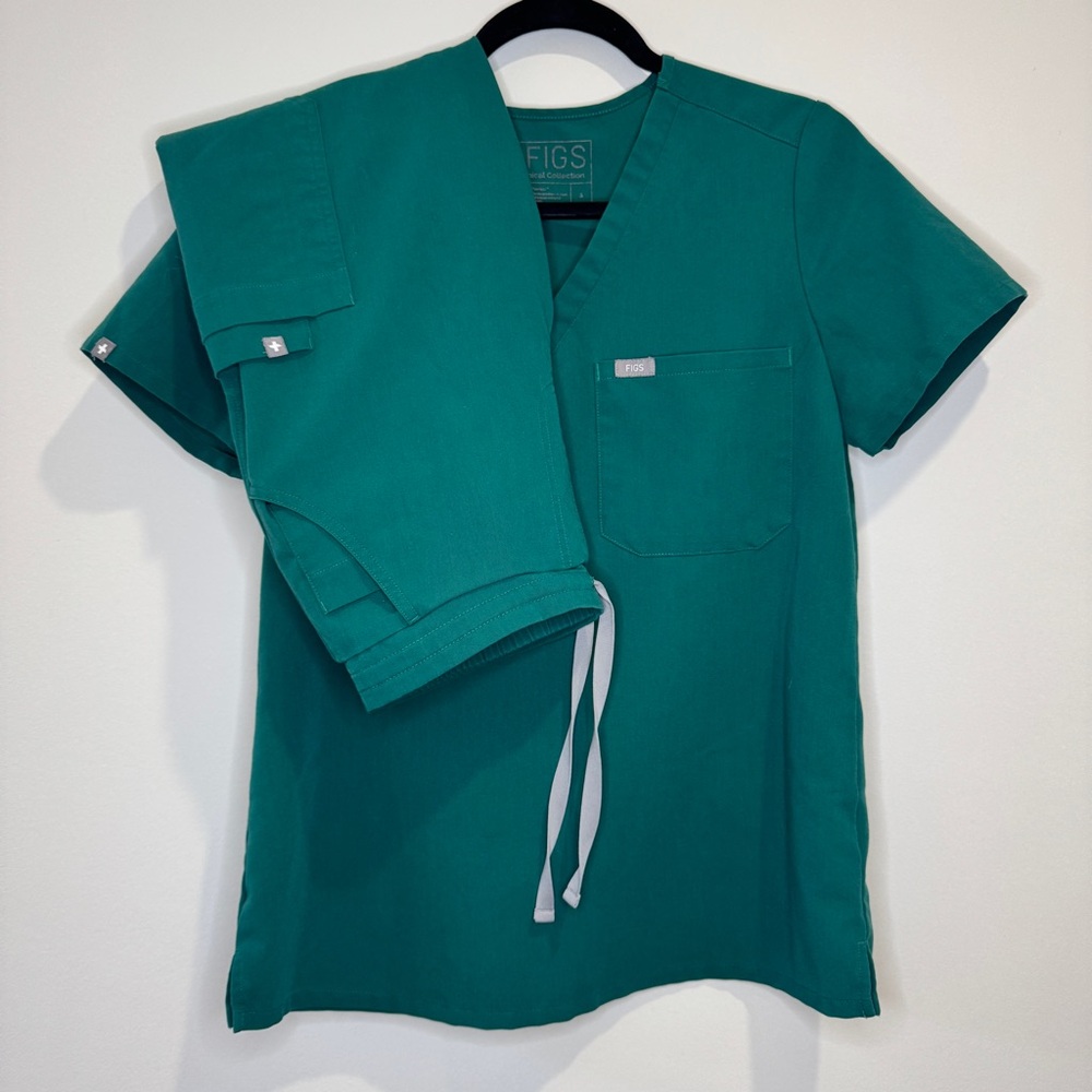 Figs Women's Scrub Set in Teal Green